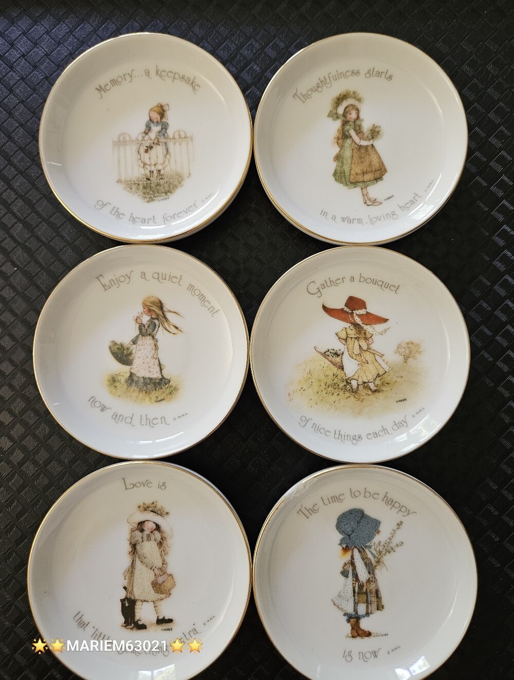 HOLLIE HOLLY HOBBIE HOBBY collectible plates genuine porcelain made in Japan Vtg